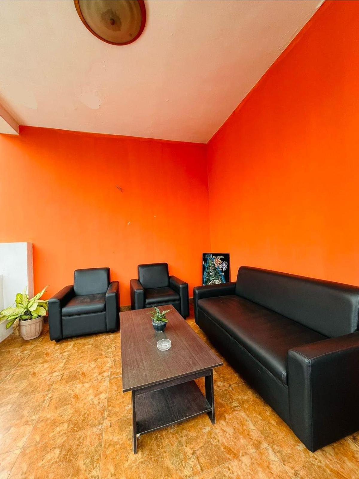 Hotel Blue Bird Негомбо Екстериор снимка